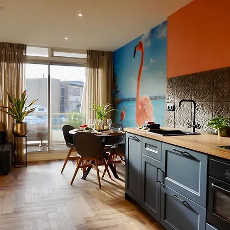 Low & High Tides Apartment *